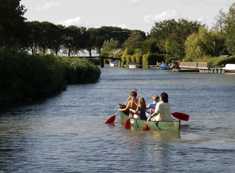 Waterland varen kano familie