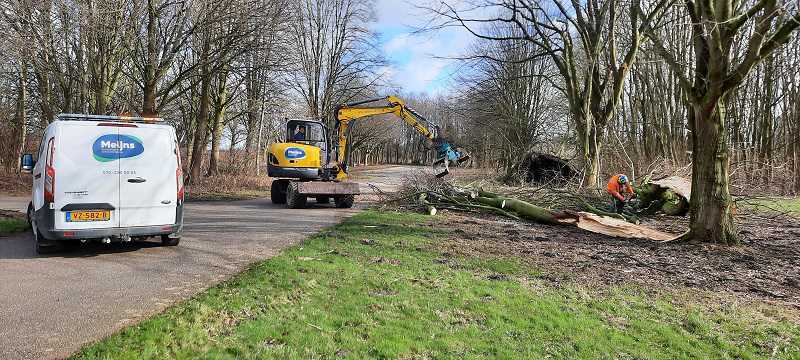 2022 Stormschade opruimwerkzaamheden Twiske // 2022_stormschade_opruimwerkzaamheden_graafmachine_-_klein.jpg (76 K)